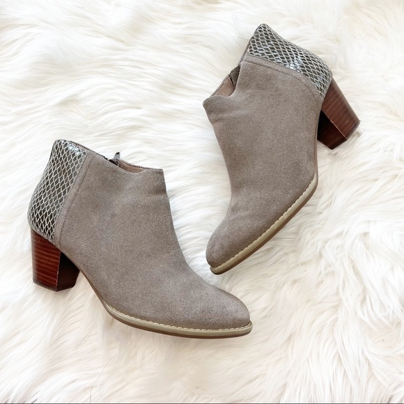 Vionic Upright Bromley Bootie - Picture 1 of 8